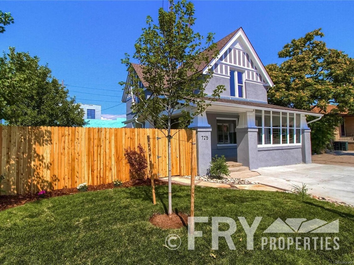 Foto principal - 725 S Lincoln St