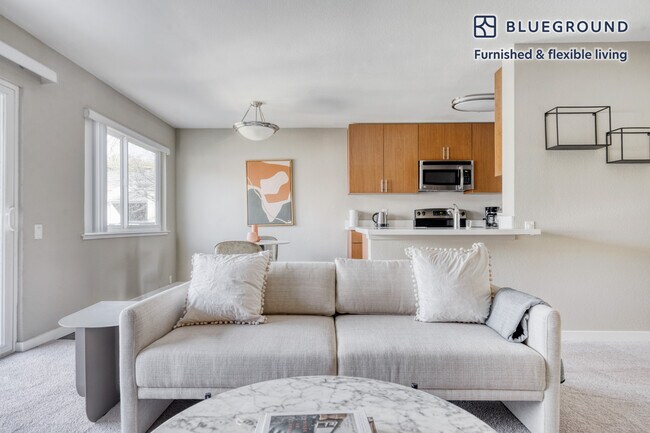 Building Photo - 250 Acalanes Dr