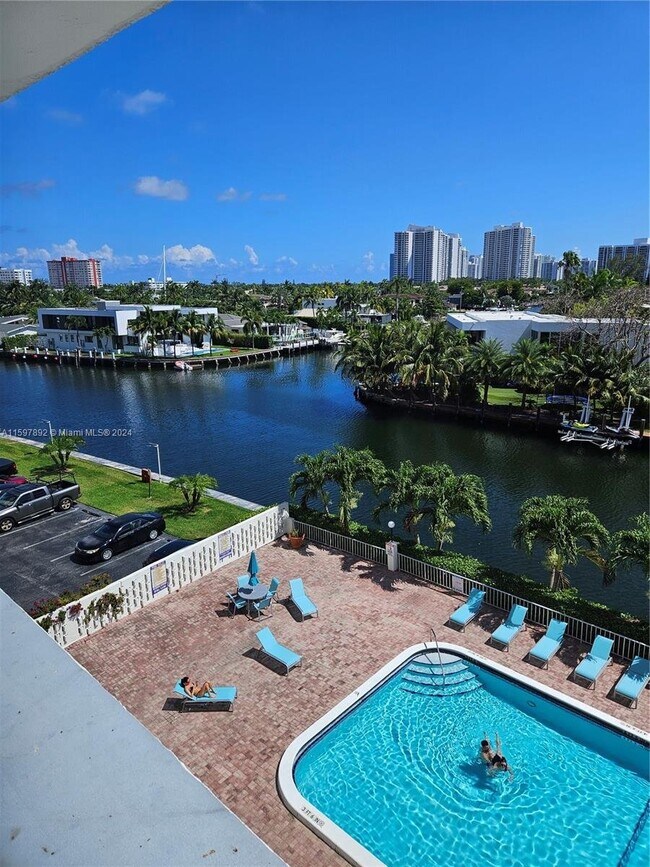 Building Photo - Golden Isles Drive, Hallandale Beach, FL 3...