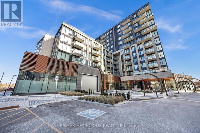 Building Photo - 1415 Dundas St E