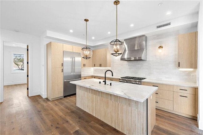 Building Photo - 515 Jasmine Avenue, Newport Beach, CA 9262...