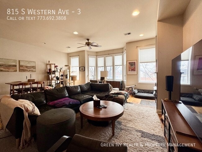 Building Photo - 815 S Western Ave