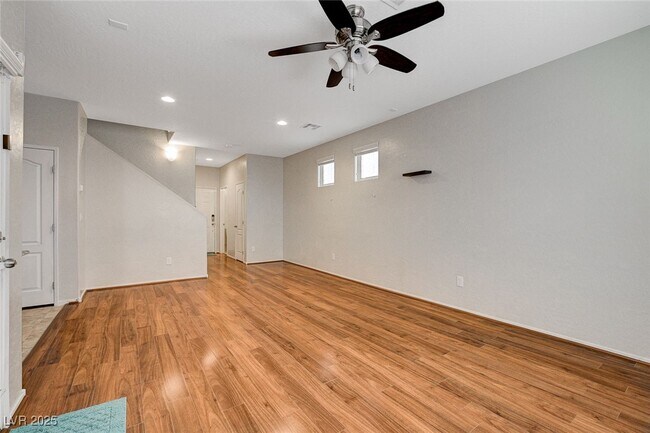 Foto del edificio - 7669 Lots Hills Dr