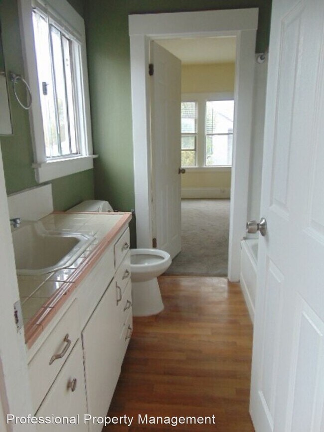 Building Photo - 2 br, 1 bath House - 444 5th Street