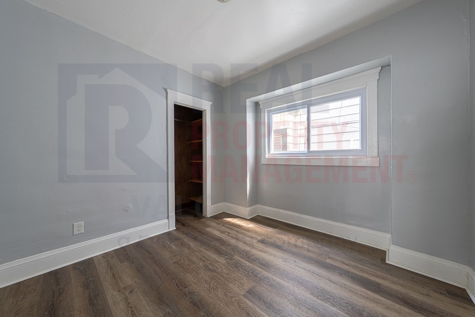 2040 W 103rd St Cleveland, OH 44102 – photo 4