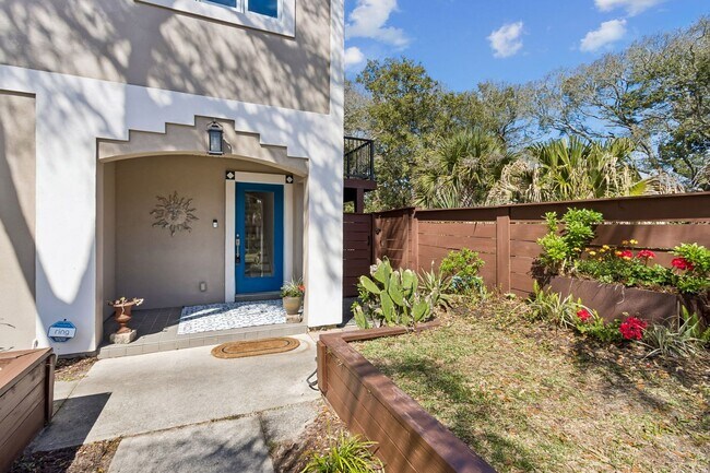 Foto del edificio - Steps to the Ocean! 3/3, 2198sq', Ocean View, Furnished