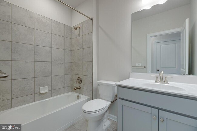 Foto del edificio - 22494 Radford Point Ter