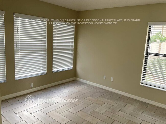 Foto del edificio - 1011 Surge Ct