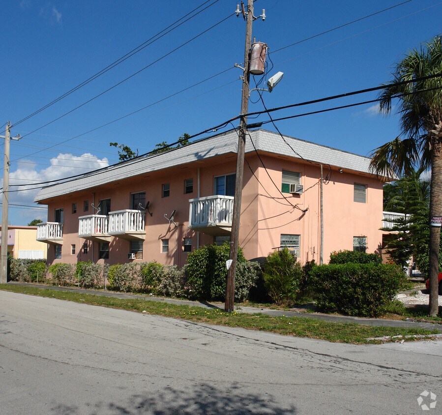 Primary Photo - 1101 N 22nd Ave