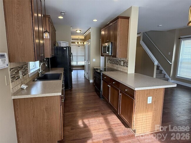 Building Photo - 15211 Barnsbury Dr