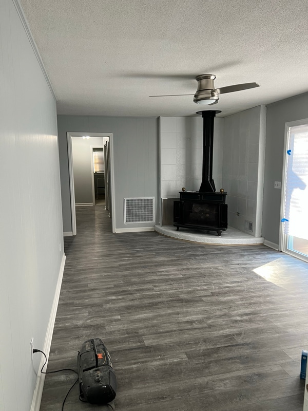 Building Photo - 639 N College Rd