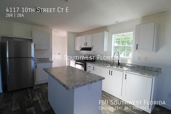 Foto del edificio - 4117 10th St Ct E