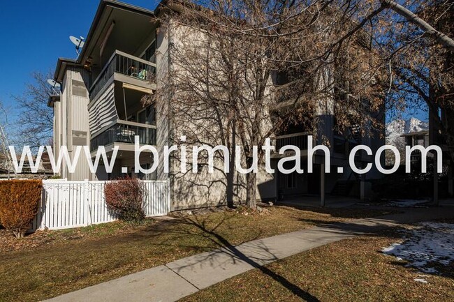 Foto del edificio - 5761 S Waterbury Cir