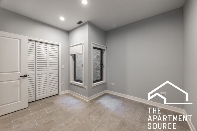 Foto del edificio - 5416 W Belmont Ave