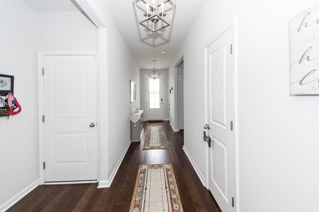 Foto del edificio - 4 Bedroom 2 Bath Home in French Quarter Creek - Huger