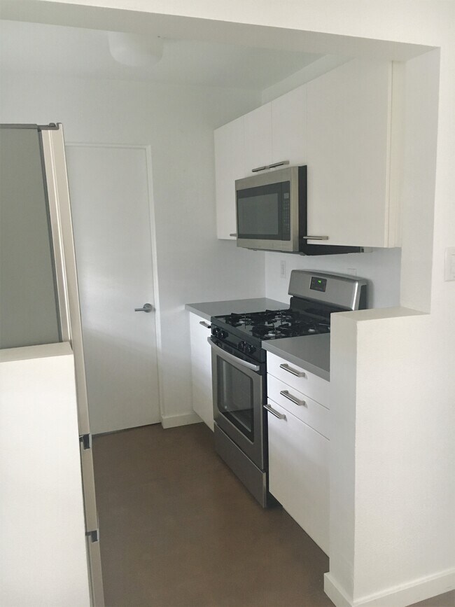 Cocina - 746 W Turney Ave, Apt 2