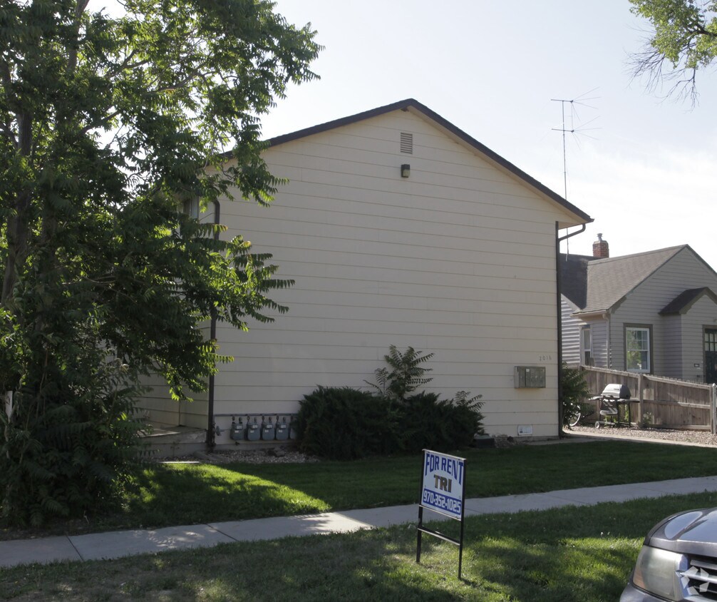 Building Photo - 2016 5th Ave