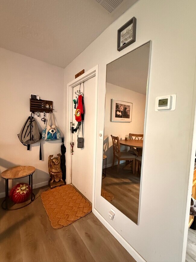 Entrada de la puerta principal - 40 Sheoah Blvd