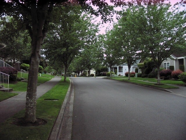 Foto del edificio - DUPONT! 3 BEDROOM 2.5 BATH CONDO WITH 2 CA...