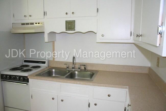 Foto del edificio - Condo in Brookwood Gardens