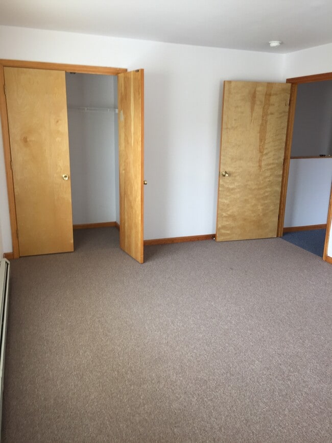 Building Photo - 10 Lyon Ln