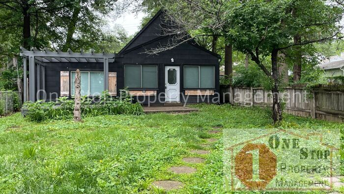 Foto principal - Beautiful 4 Bedroom 2 Bathroom Home in Kan...