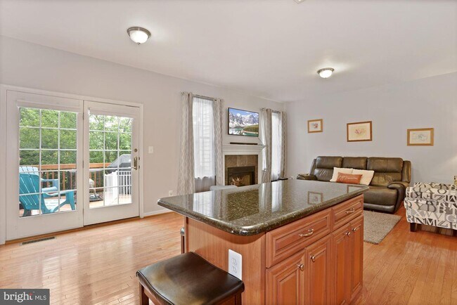 Foto del edificio - 104 Ivy Hills Terrace