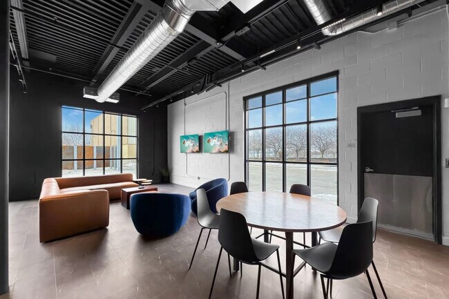 Foto del edificio - 403 W 4th St N