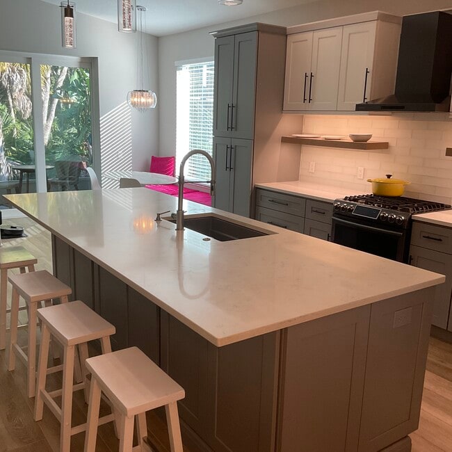Foto del edificio - 8322 Whispering Woods Ct