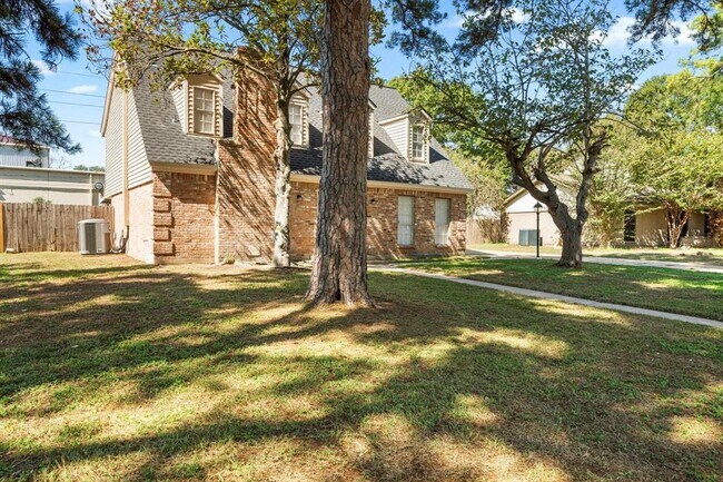 Foto del edificio - 12711 Shady Knoll Ln