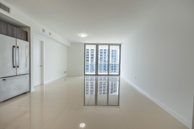 Foto del edificio - 488 NE 18th St