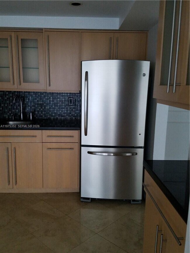 Foto del edificio - 2457 Collins Ave