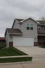 Building Photo - 3720 Ravenwood Cir