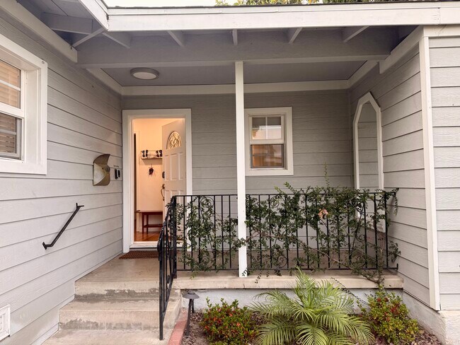 Foto del edificio - 2809 Hackett Ave