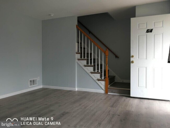 Foto del edificio - 64 Garden Ridge Rd