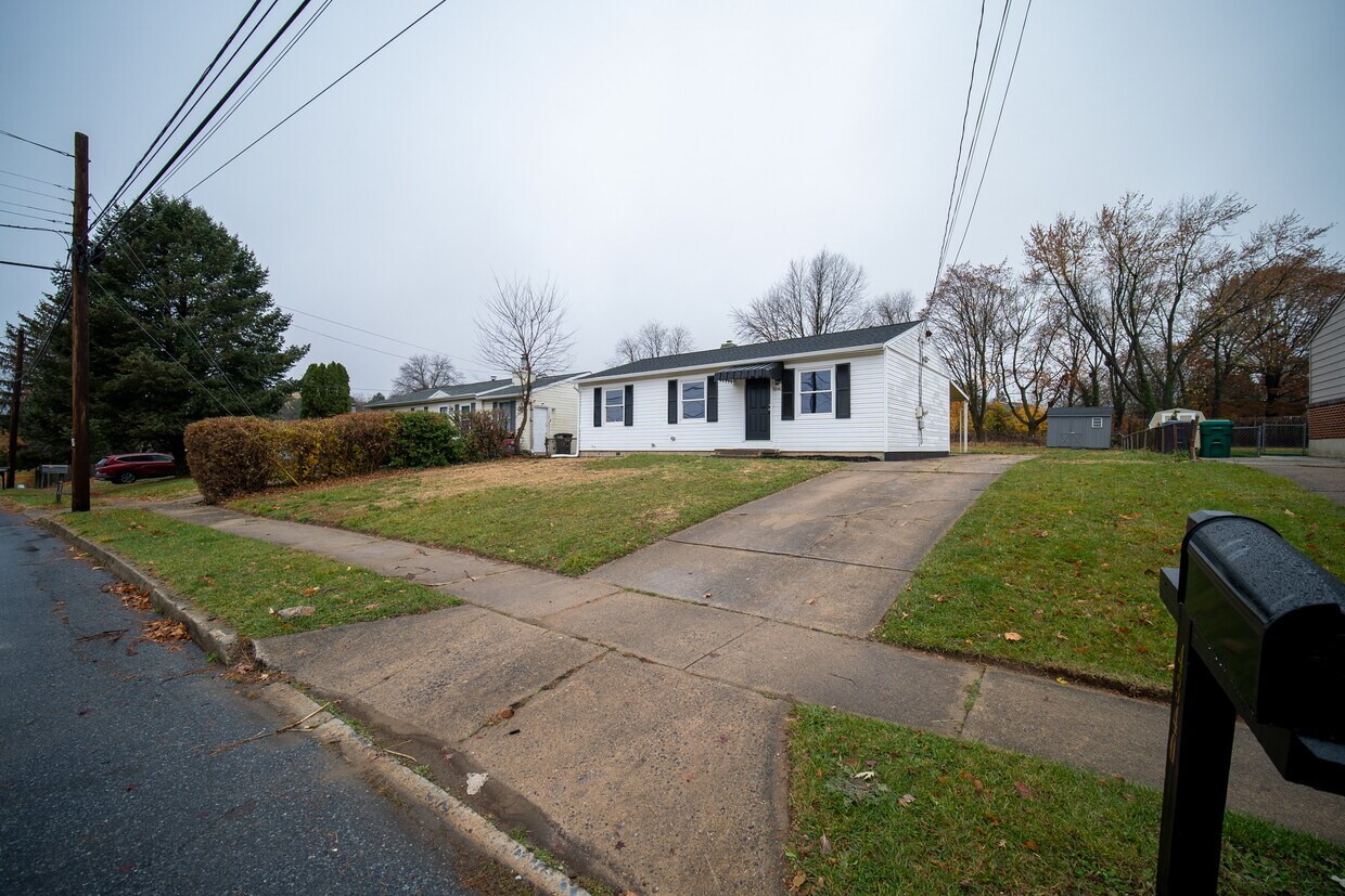 4340 Union Deposit Rd, Harrisburg, PA 17111 House Rental in