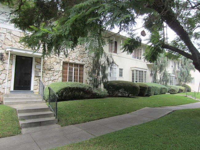 Foto del edificio - 1649 Rodney Dr
