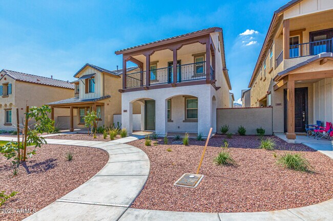 Foto del edificio - 1835 N 208th Ave
