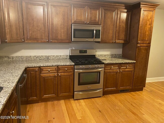 Building Photo - 501 Begonia Ct