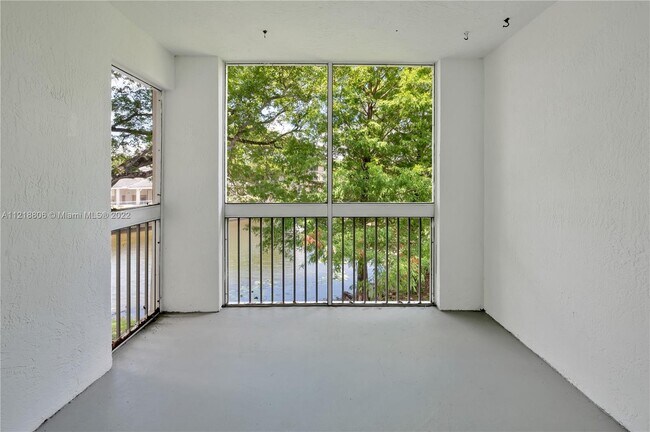 Foto del edificio - 9833 Westview Dr