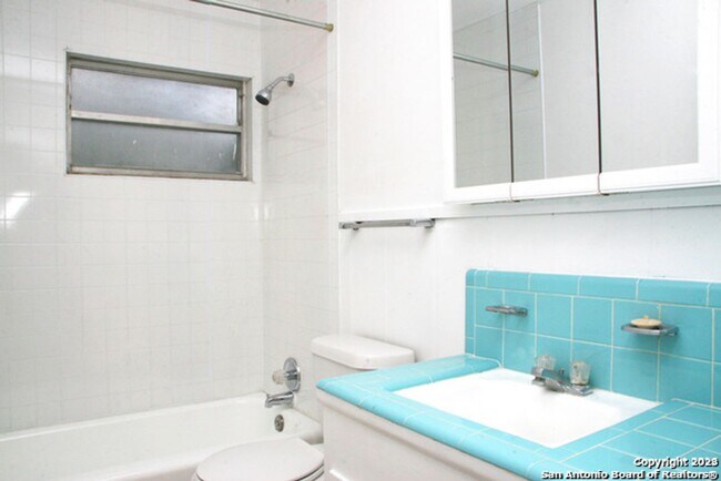 Foto del edificio - 3 Bedroom/2 Bath Glen Oaks Park Subdivision