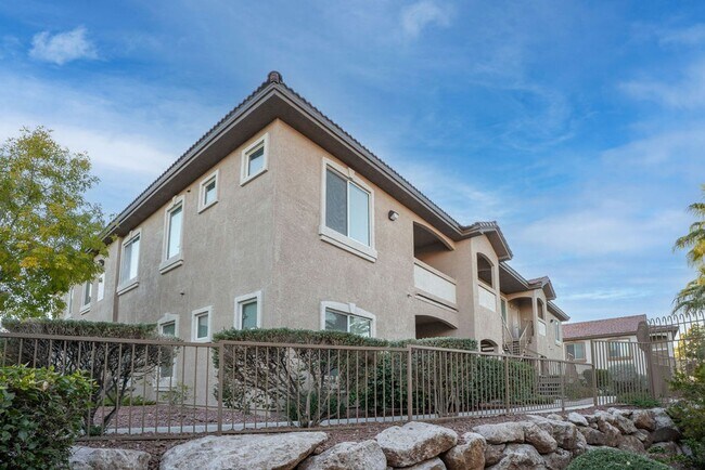 Foto del edificio - 2305 W Horizon Ridge Pkwy