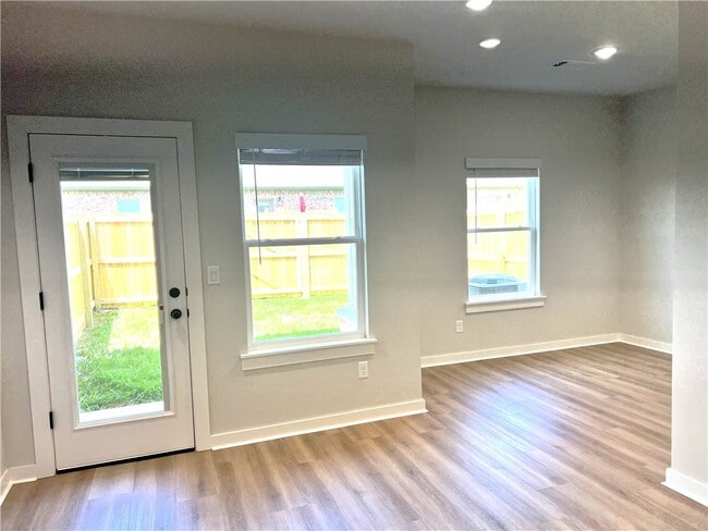 Building Photo - 1713 Cuppett Cir