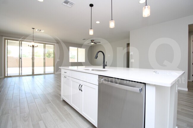 Building Photo - 40307 W Michaels Dr