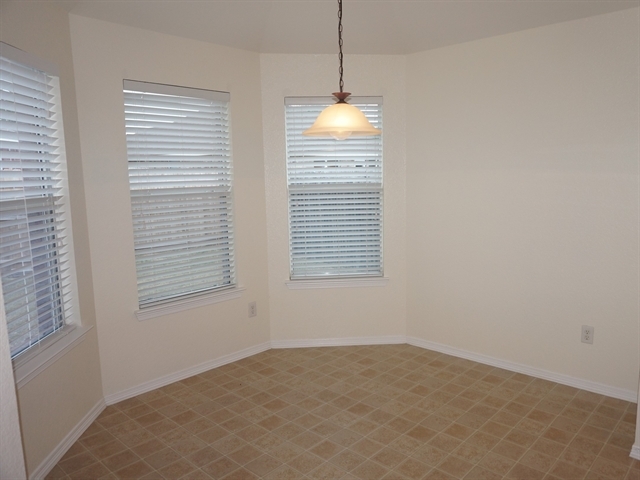 Building Photo - 231 Chesterfield Circle