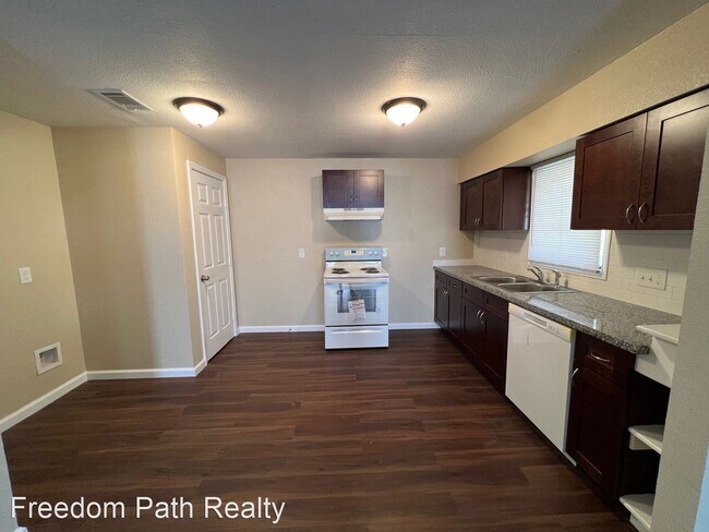 Building Photo - 3 br, 2 bath House - 604 Tate Ave