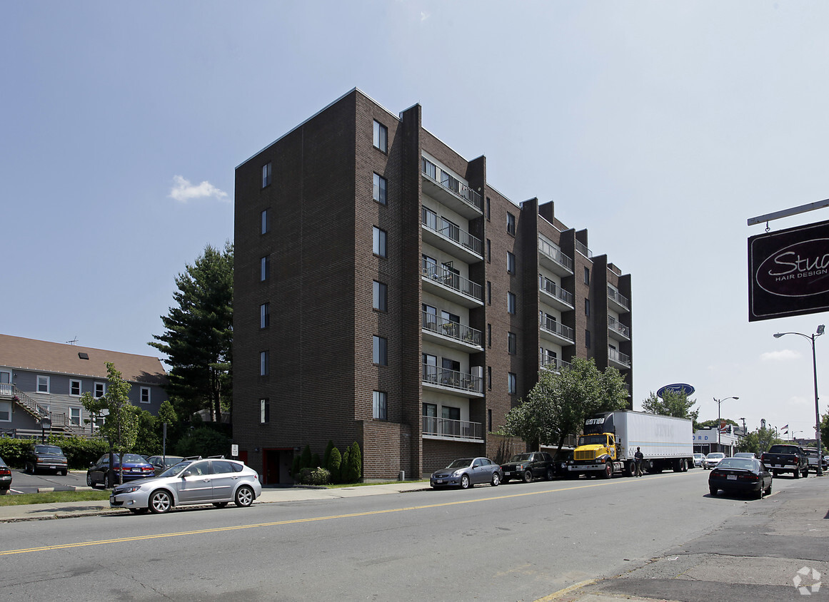 Building Photo - Jaclen Tower