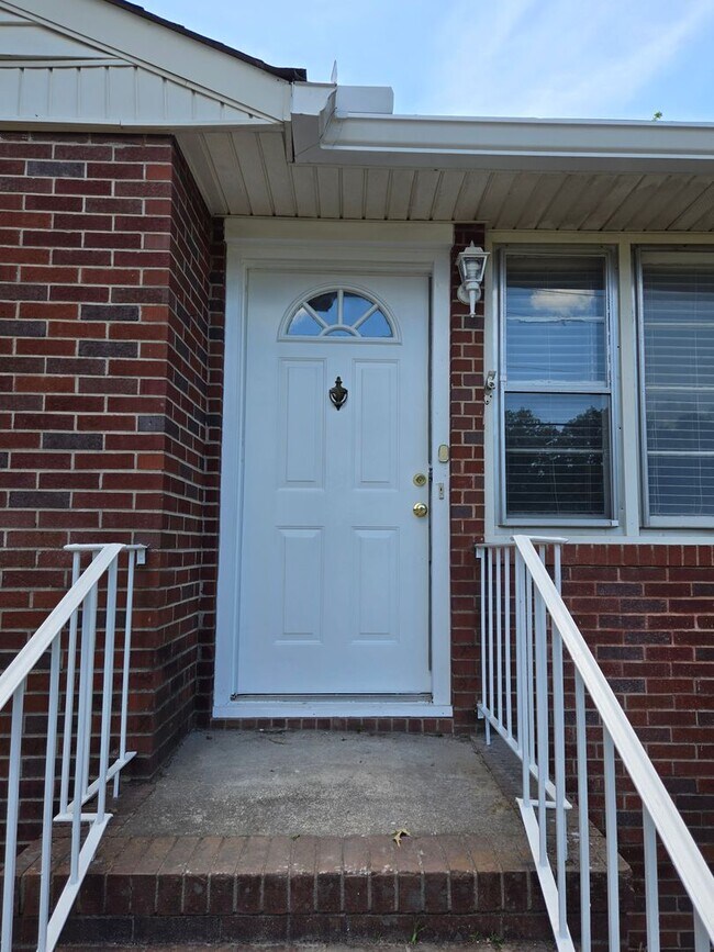 Building Photo - 142 N Belair Rd in Evans - 2 Bedroom, 1 Ba...