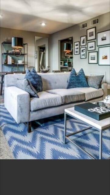 Foto principal - 2727 Hood St