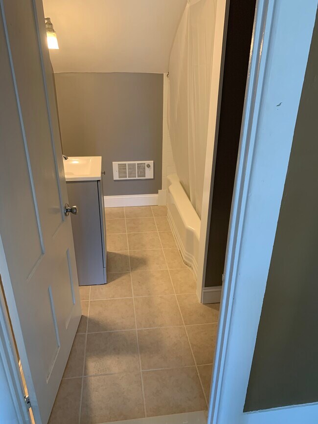 Baño - 2 Lawrence St